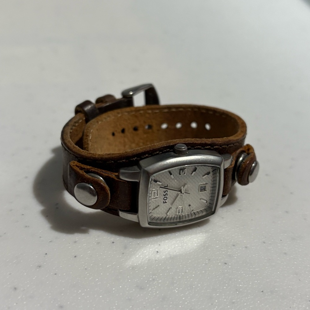 Fossil Quartz Analog Women’s Watch Silver Tone Genuine Leather New Battery - Picture 4 of 8